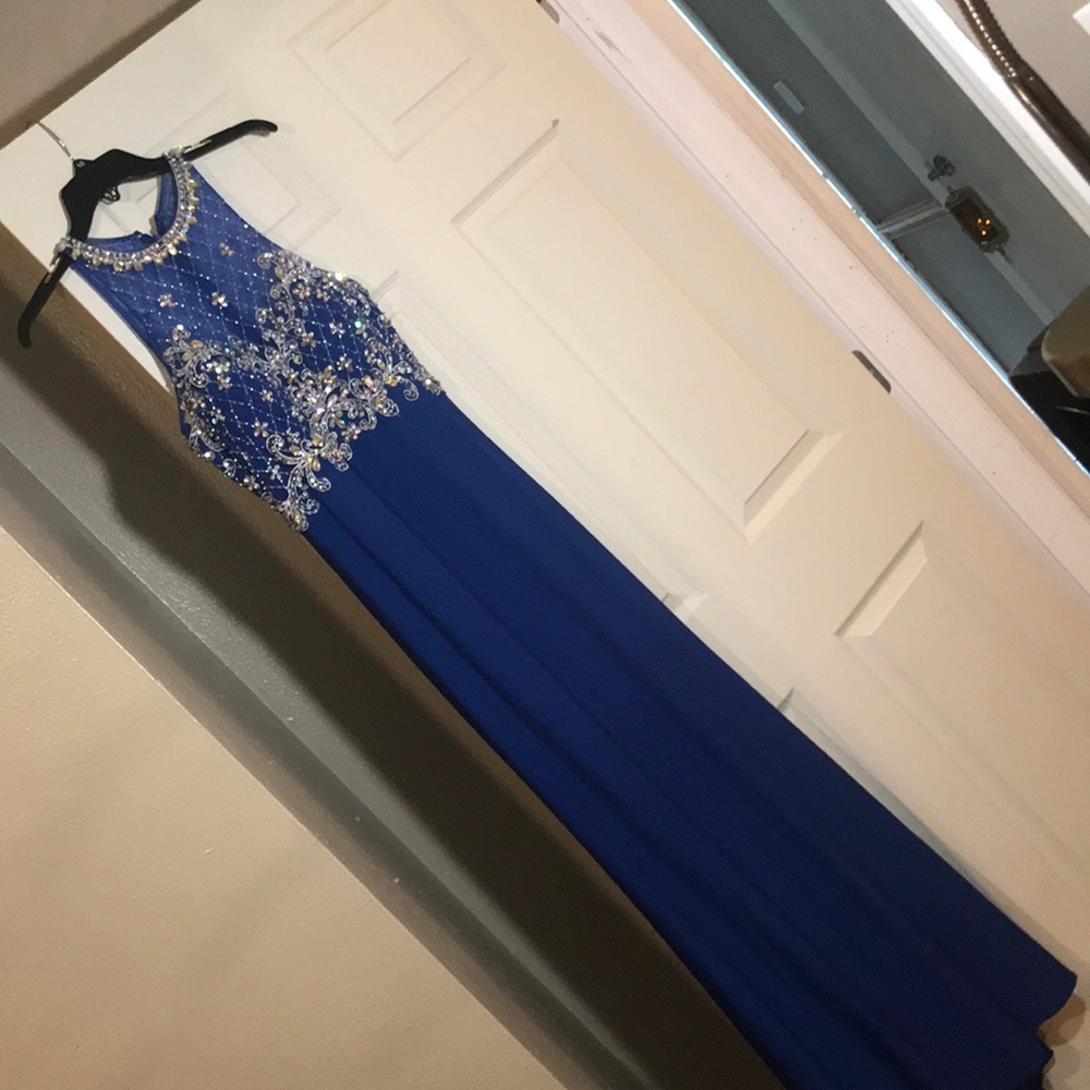 Dress - Picture 2 of 6